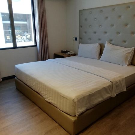 Ease Hotel Kota Kinabalu Extérieur photo