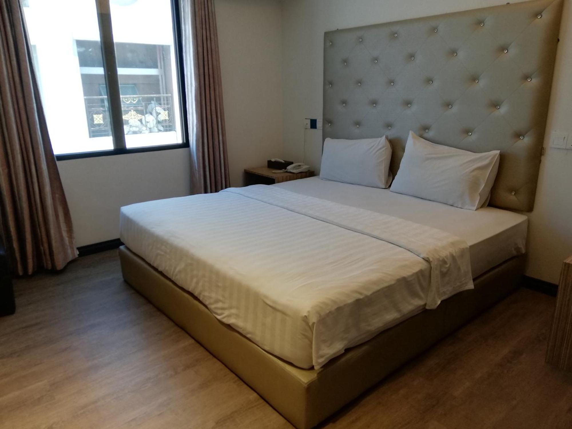 Ease Hotel Kota Kinabalu Extérieur photo
