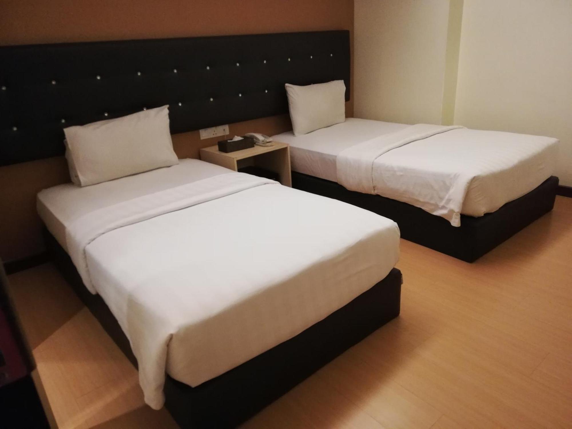 Ease Hotel Kota Kinabalu Extérieur photo