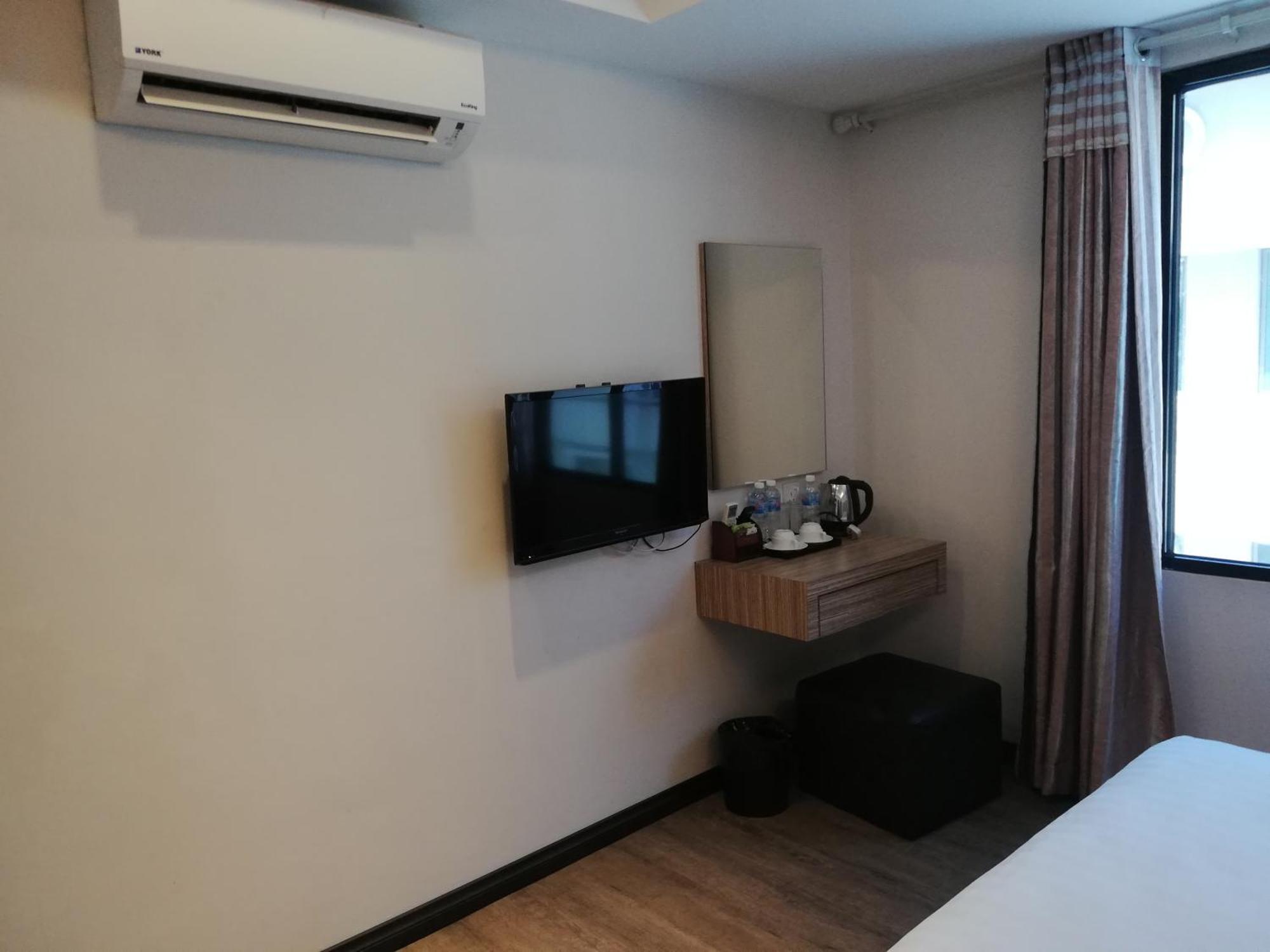 Ease Hotel Kota Kinabalu Extérieur photo