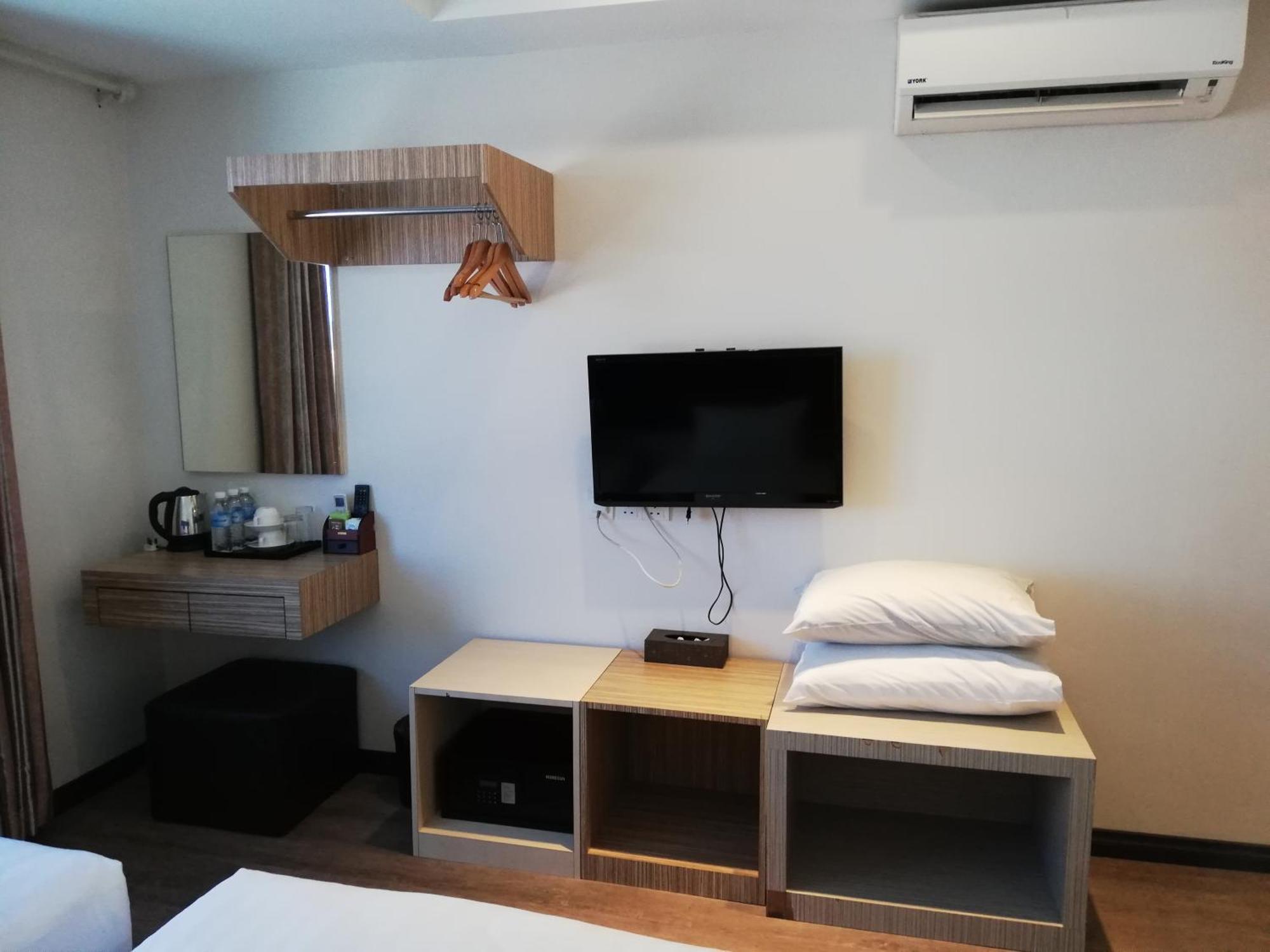 Ease Hotel Kota Kinabalu Extérieur photo