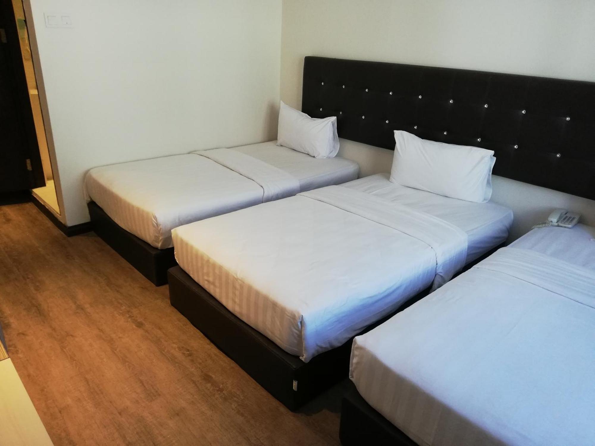 Ease Hotel Kota Kinabalu Extérieur photo