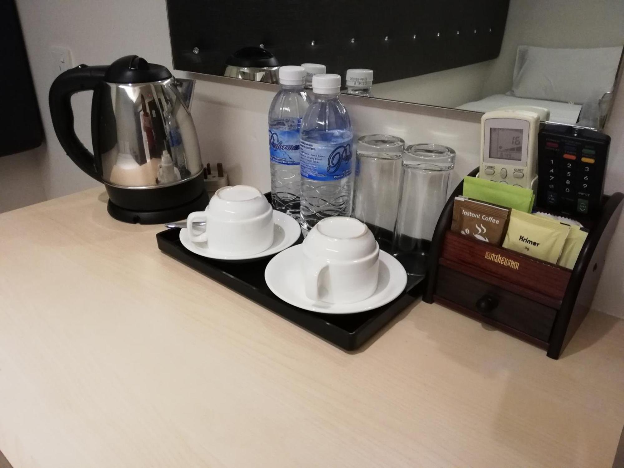 Ease Hotel Kota Kinabalu Extérieur photo