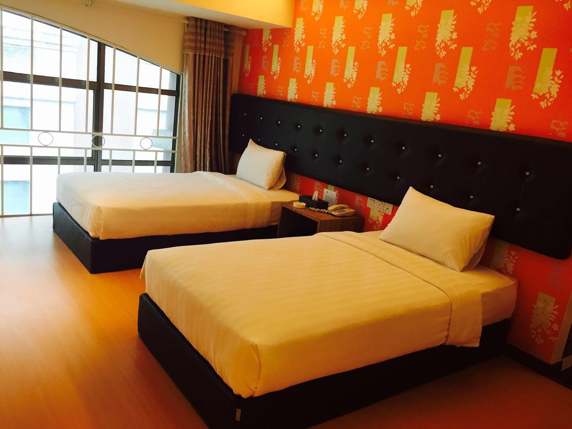 Ease Hotel Kota Kinabalu Extérieur photo