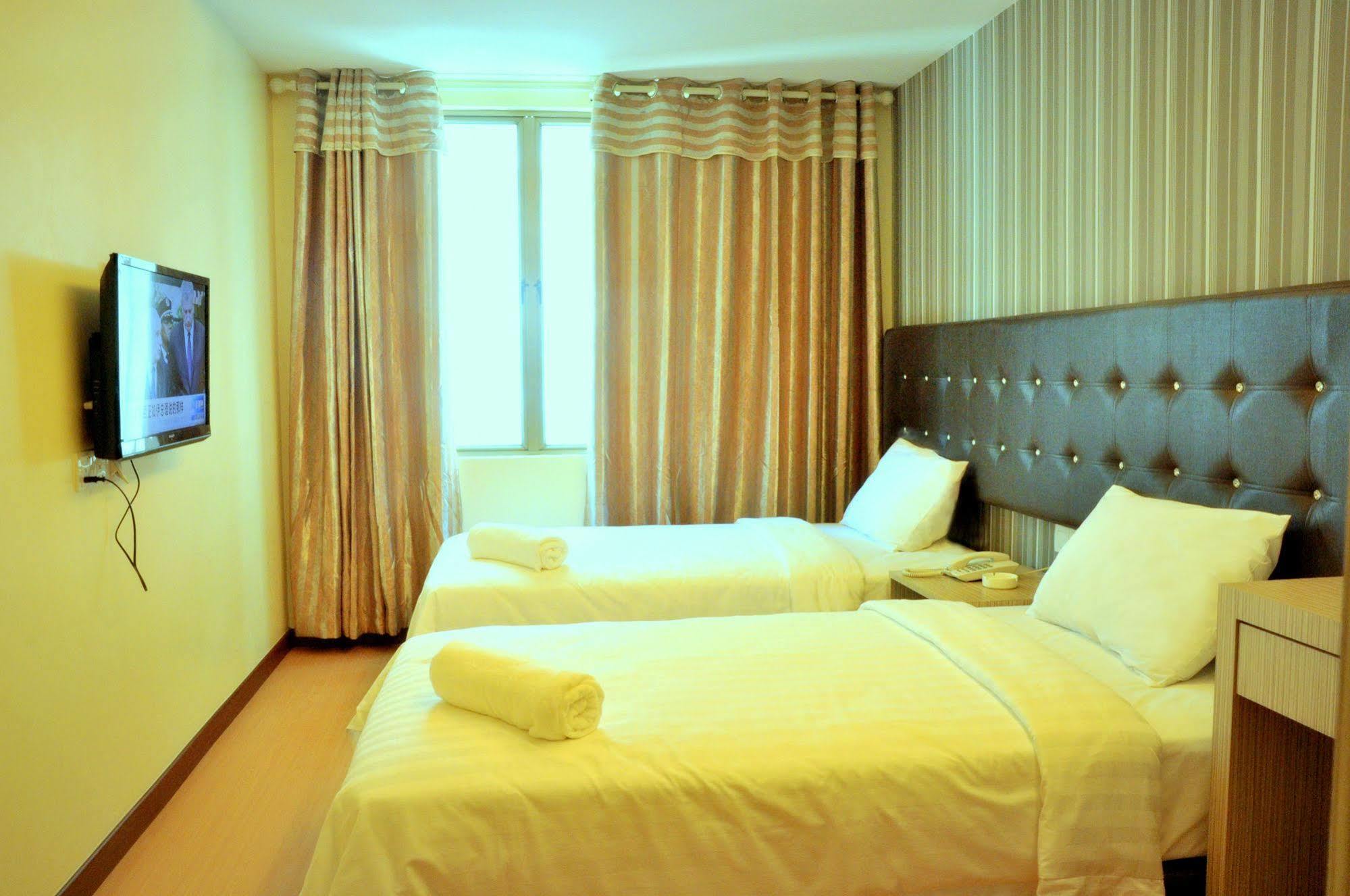 Ease Hotel Kota Kinabalu Extérieur photo